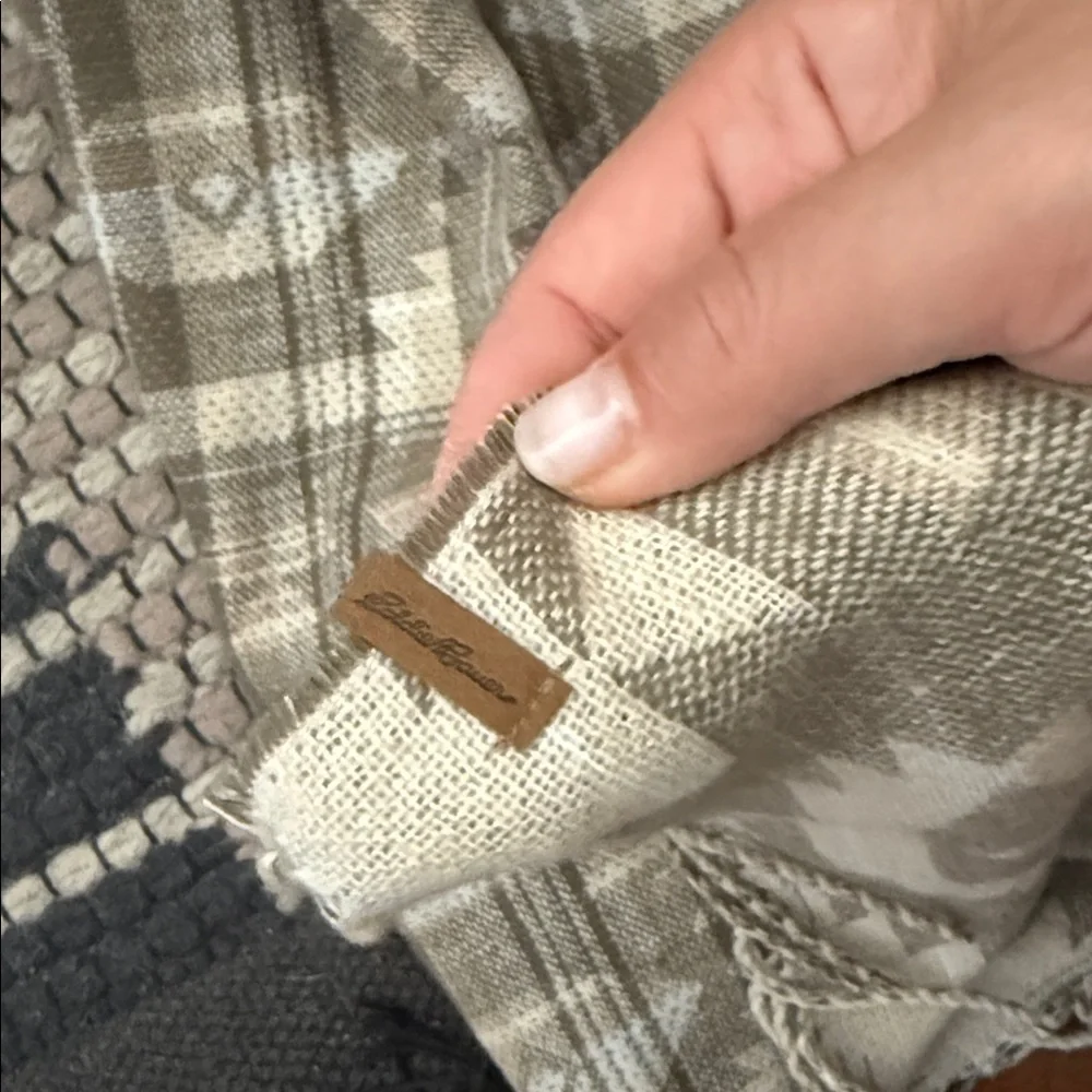 Eddie Bauer CHunky Large Southwestern Scarve. OS